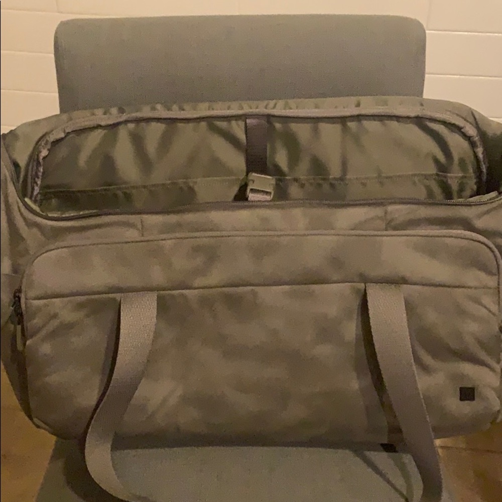 COPY - NWT Lululemon Embark Duffle